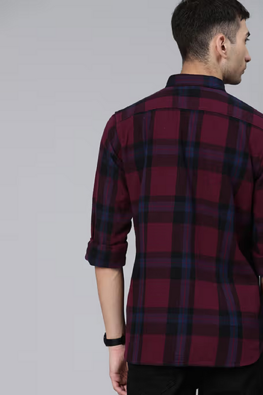 Men Slim Fit Checkered Cut Away Collar Casual Shirt