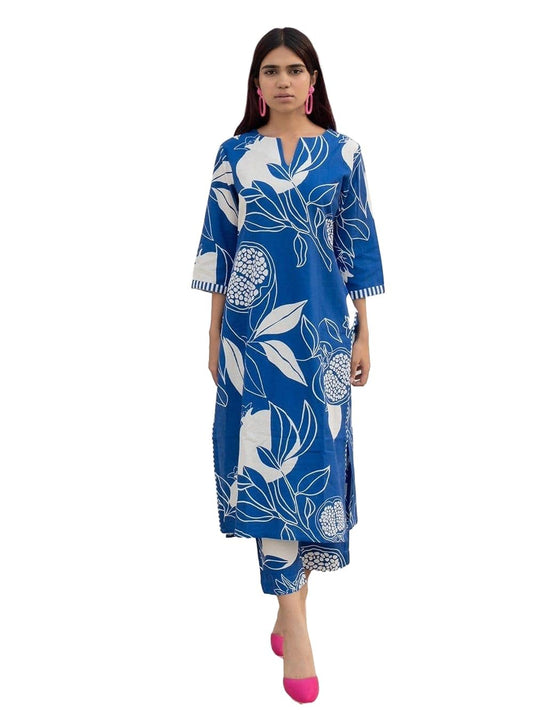 LookMark Women Cotton Blend Floral Printed Kurti And Pant Set with 3/4th Sleeves, Calf Length and V-Neck
