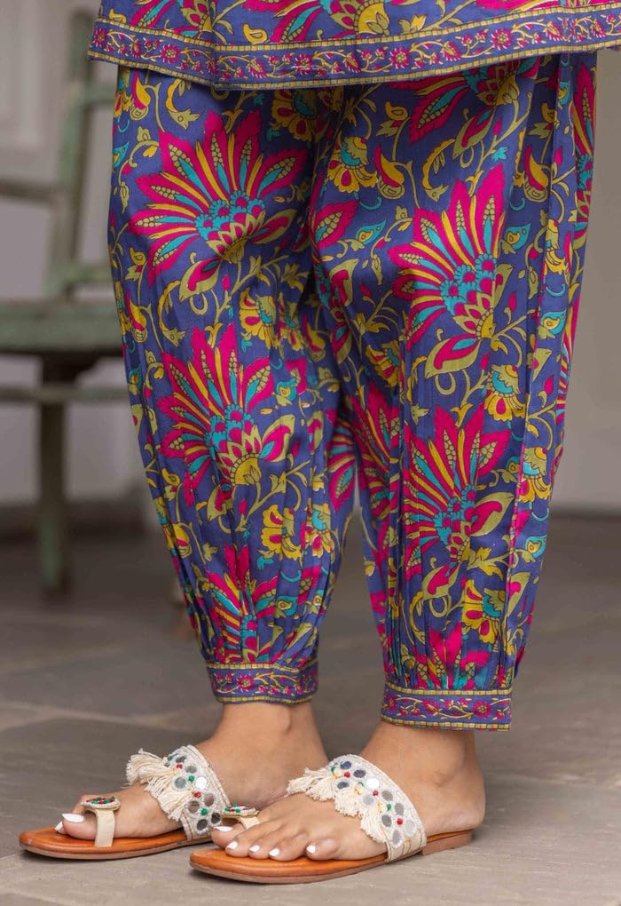 LookMark Women's Kurta Ethnic Finesse Redefined: Add a Touch of Grace to Your Wardrobe with Our Cotton Blend Printed Kurti Pant Sets