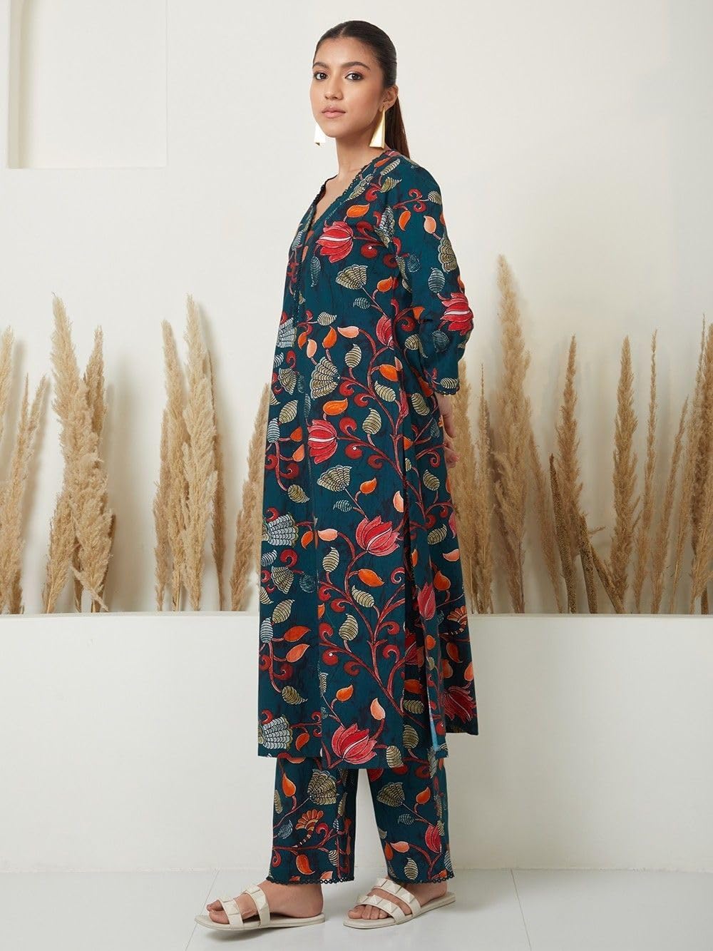 LookMark Women's 3/4 Sleeve Floral Printed Kurti Pant Set, Cotton Blend, Knee Length, Stylish Ethnic Outfit, Office, and Casual Occasions