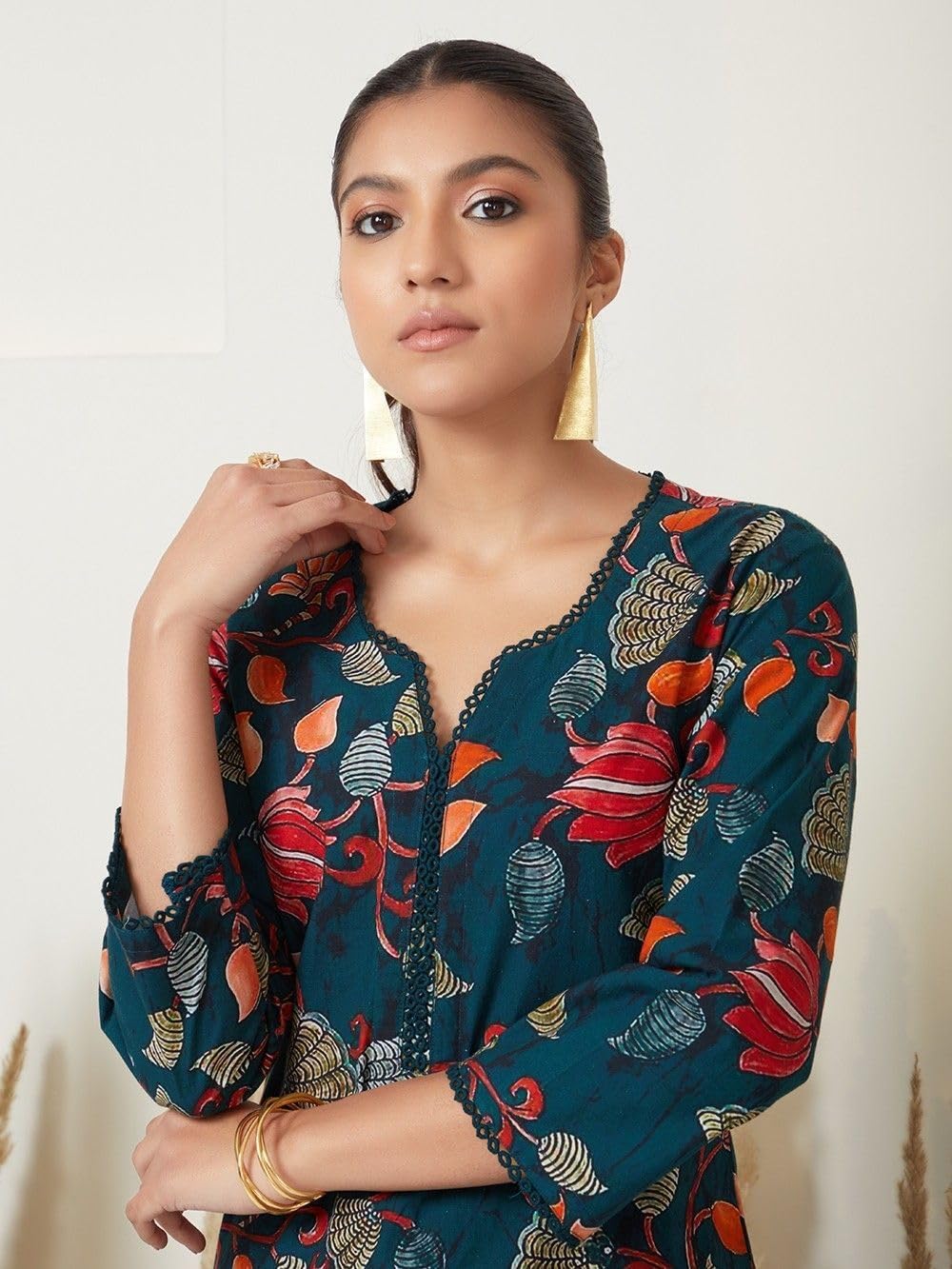 LookMark Women's 3/4 Sleeve Floral Printed Kurti Pant Set, Cotton Blend, Knee Length, Stylish Ethnic Outfit, Office, and Casual Occasions