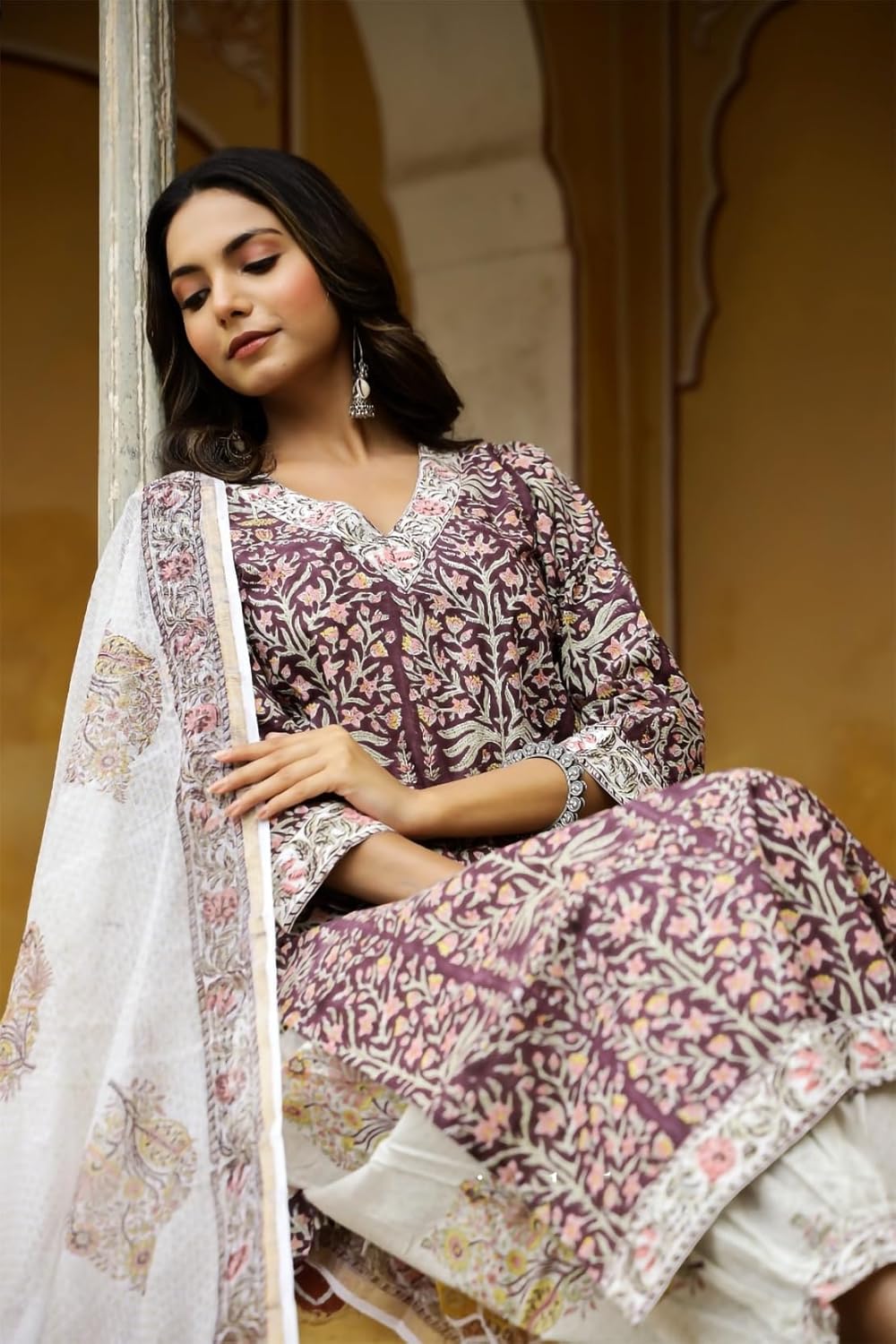 LookMark Women Kurta Set: Fashionably Traditional, Comfortably Chic: Embrace Ethnic Fashion with Our Cotton Blend Ethnic Sets!
