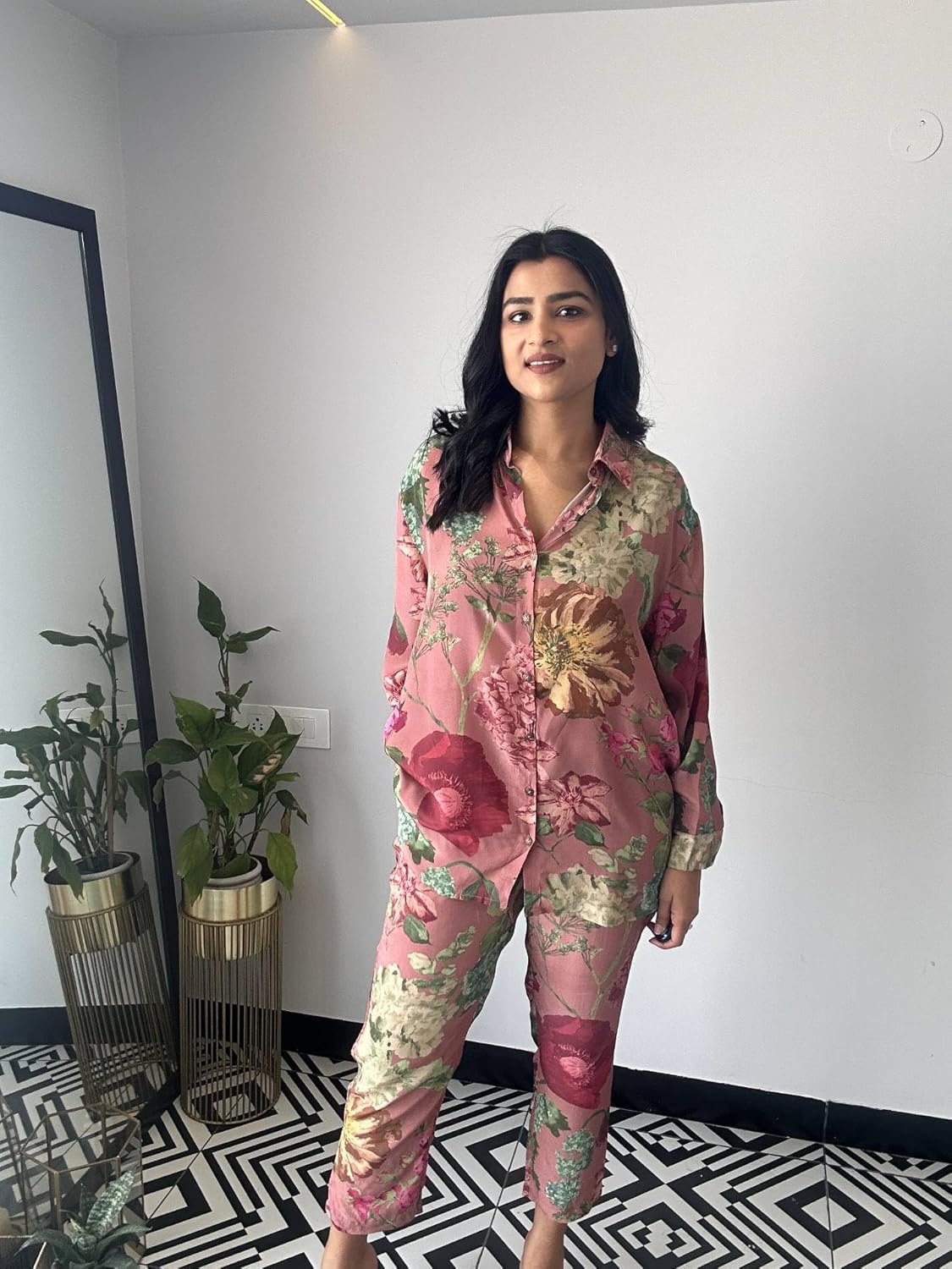 LookMark Women Kurta Set With Floral Print and Cotton Blend Fabric With Pant