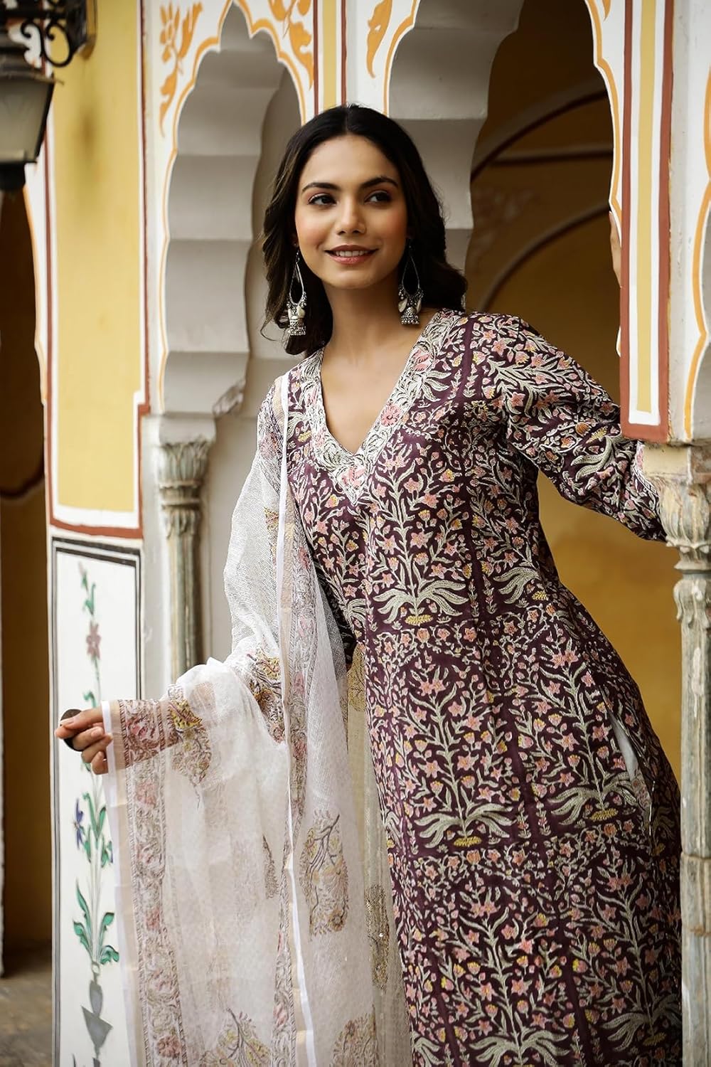 LookMark Women Kurta Set: Fashionably Traditional, Comfortably Chic: Embrace Ethnic Fashion with Our Cotton Blend Ethnic Sets!
