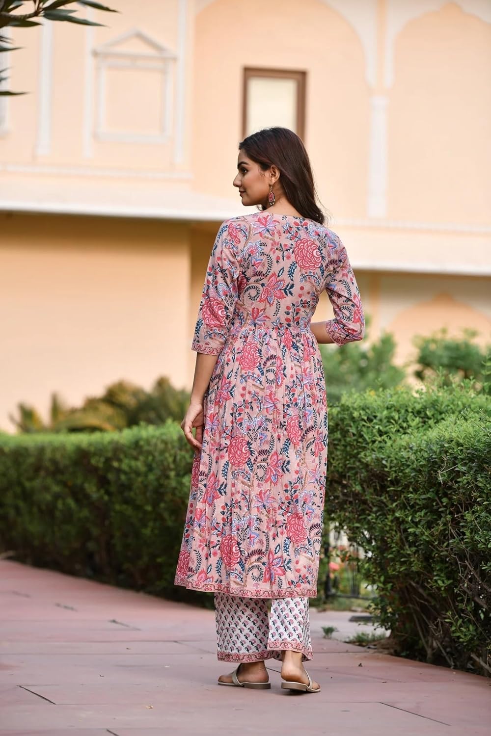 LookMark Women's Cotton Blend Kurta Set