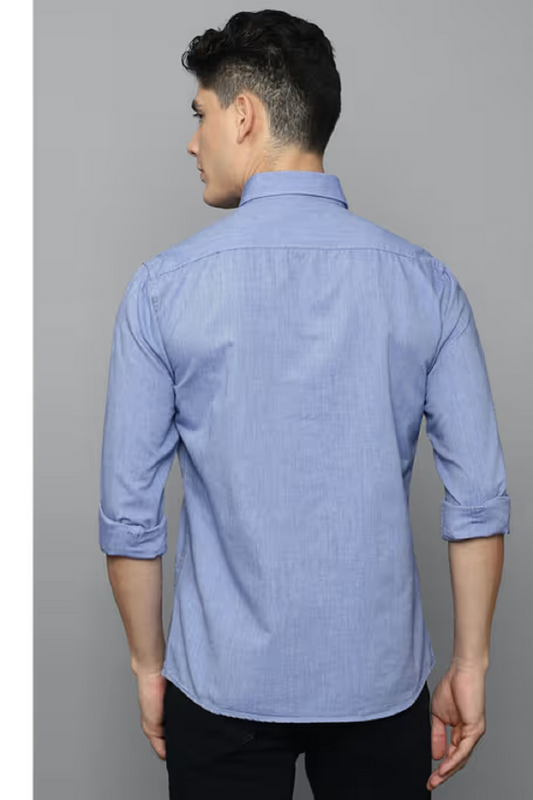 Men Textured Slim Fit Shirt with Patch Pocket