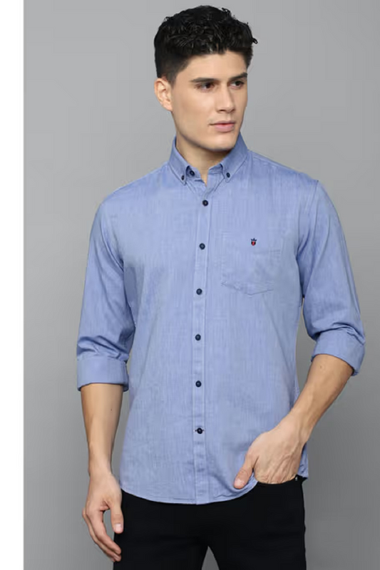 Men Textured Slim Fit Shirt with Patch Pocket