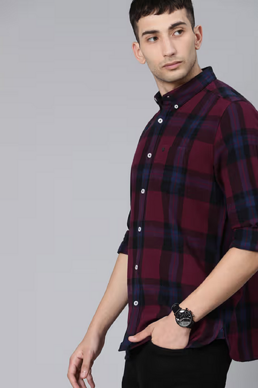 Men Slim Fit Checkered Cut Away Collar Casual Shirt