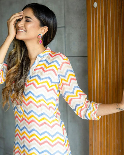 LookMark Women Kurta Set: Sizzle with Ethnic Flair! Make Heads Turn with Our Vibrant Cotton Blend Printed Kurti Pant Sets!