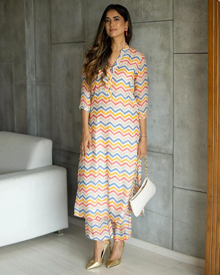 LookMark Women Kurta Set: Sizzle with Ethnic Flair! Make Heads Turn with Our Vibrant Cotton Blend Printed Kurti Pant Sets!