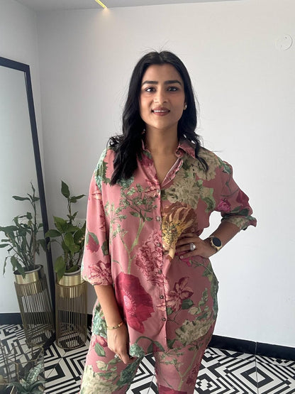 LookMark Women Kurta Set With Floral Print and Cotton Blend Fabric With Pant