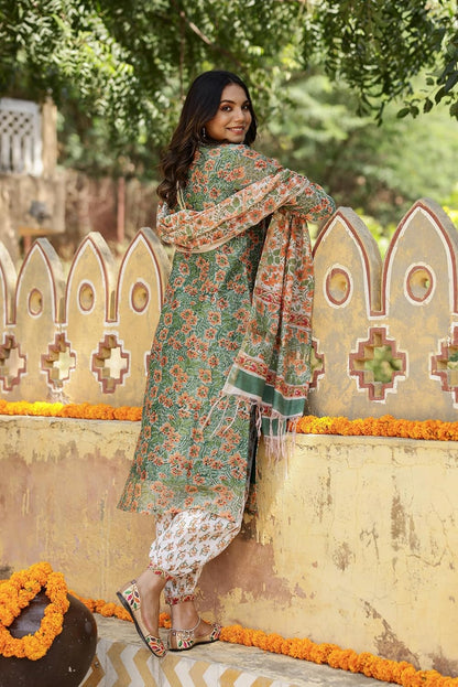 LookMark Cotton Blend Women Kurta Set: Where Tradition Meets Trend: Stay Fashion-Forward Yet Rooted In Tradition With Our Stylish Ethnic Sets!