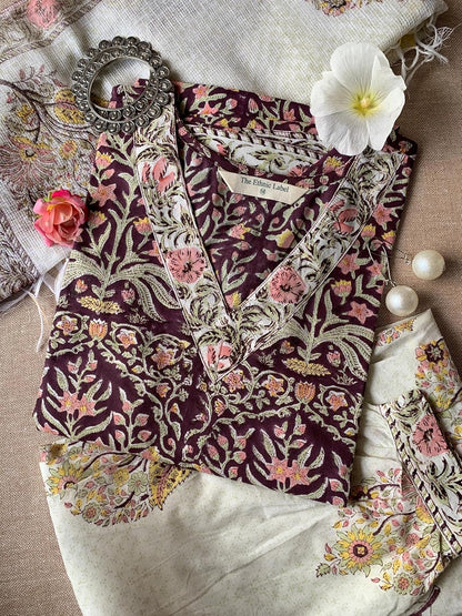 LookMark Women Kurta Set: Fashionably Traditional, Comfortably Chic: Embrace Ethnic Fashion with Our Cotton Blend Ethnic Sets!